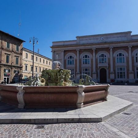 Rossini Home Pesaro Vicino Al Teatro Rossini By Yohome المظهر الخارجي الصورة
